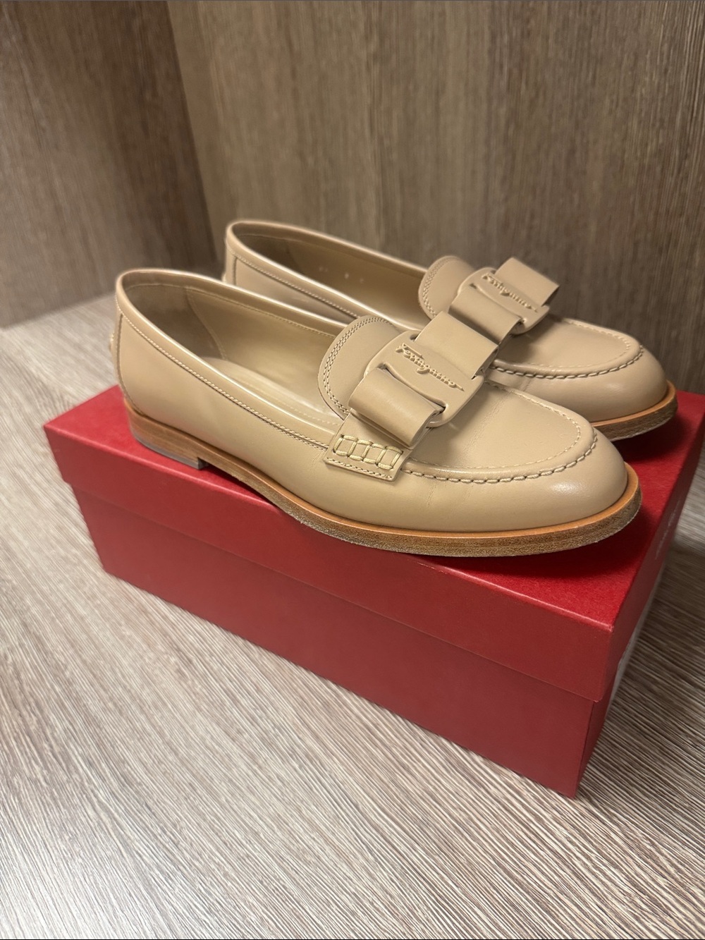 Salvatore Ferragamo Beige Leather Bow Loafers